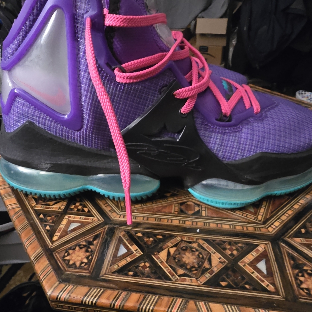 NIKE LEBRONS 19 SIZE 8.5 IN MENS - Picture 11 of 13